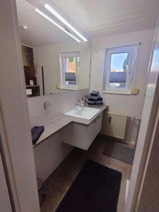 Modernes Badezimmer